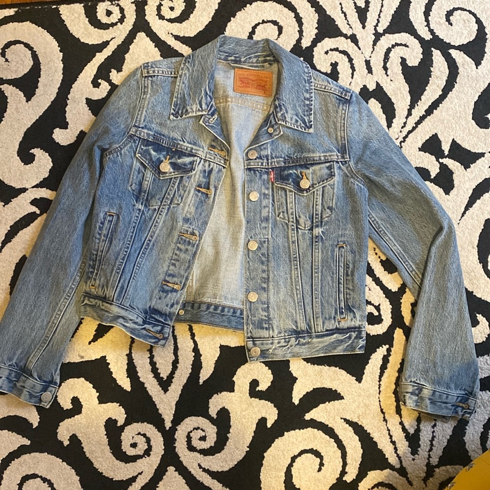 Levi’s denim jacket size small